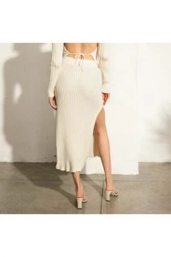 ALOHAS Maxi Rokken Wise Opened Knit Skirt Beige -Aloha Winkel 07697273c5fc82d1a76df7c66c669a64