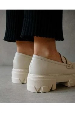 ALOHAS Trailblazer Loafers Beige