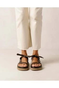 ALOHAS Sandalen Tied Together Brown