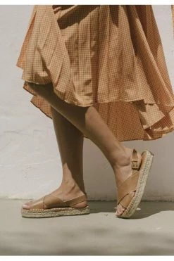 ALOHAS Sandalen Crossed Brown