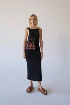 ALOHAS Casual Jurken Delicate Strap Knit Dress Black -Aloha Winkel 164edc1f8286b5a4bf370b8f76b2ebf7