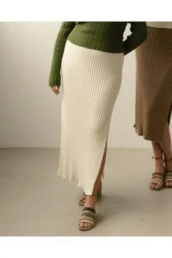 ALOHAS Maxi Rokken Wise Opened Knit Skirt Beige -Aloha Winkel 17d13f739187642b36bacb573b8b5c01