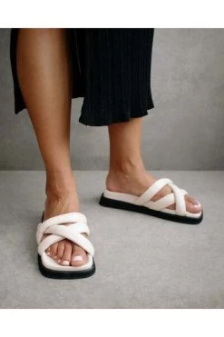 ALOHAS Slippers Slip On Cross Beige -Aloha Winkel 19ce6f68a67afadbb51f6994fab41439