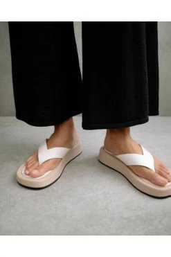 ALOHAS Slippers Overcast Shoes Beige -Aloha Winkel 1b773a72d1e01f19491a6e76b05a8c29