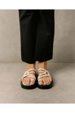 ALOHAS Slippers Cool Sandals Beige 11 ALOHAS Slippers Cool Sandals Beige -Aloha Winkel 1f06617791a2eca76a0a3f6bcaafd95f