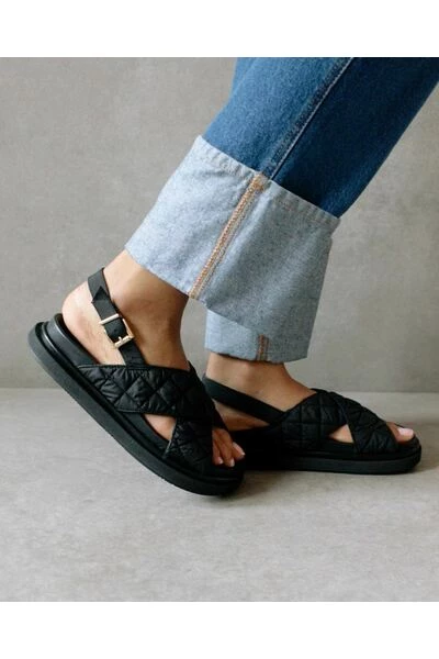 ALOHAS Sandalen Marshmallow Quilted Sandals Black 1 ALOHAS Sandalen Marshmallow Quilted Sandals Black