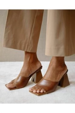 ALOHAS Slippers Dune Shoes Brown