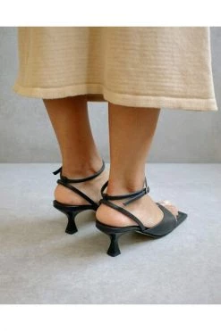 ALOHAS Sandalen Martini Sandal Black -Aloha Winkel 272481e7e28aaac2b2d5ad65c565ca1a