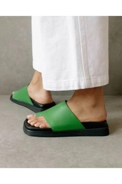 ALOHAS Slippers Toe Ring Flop Shoes Green -Aloha Winkel 3f9f07c084b7d82a2bd10fd28dc8636c