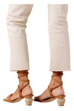 ALOHAS Sandalen Creative Brown 10 ALOHAS Sandalen Creative Brown -Aloha Winkel 450c44b1eaf69cb3dc85776f74b70dc0