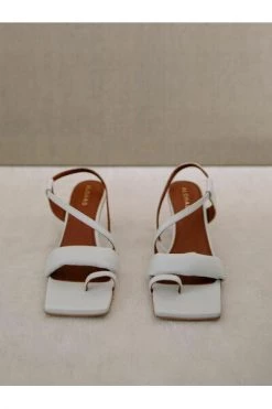 ALOHAS Sandalen Asymmetric Straps White White -Aloha Winkel 4d09f4a47bff7f1a730e97eff0cf580a
