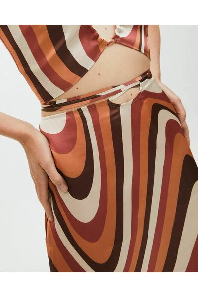 ALOHAS Midirokken High Tied Skirt Kaleidoscope Red 2 ALOHAS Midirokken High Tied Skirt Kaleidoscope Red - Afbeelding 2