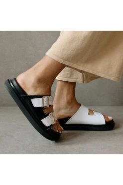 ALOHAS Sandalen Buckle Strap Sandals White