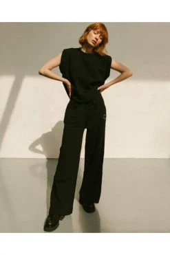 ALOHAS Wijde Broeken Restricted Pants Black 9 ALOHAS Wijde Broeken Restricted Pants Black -Aloha Winkel 67098773d4118e3eba521052ce4a7e31