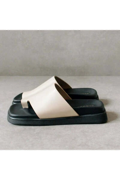 ALOHAS Slippers Toe Ring Flop Shoes Beige 1 ALOHAS Slippers Toe Ring Flop Shoes Beige