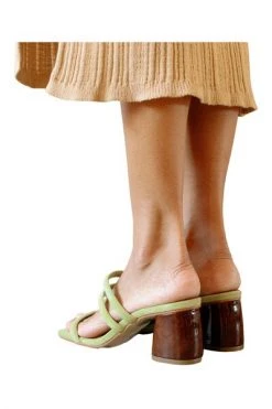 ALOHAS Slippers Sandals Green 10 ALOHAS Slippers Sandals Green -Aloha Winkel 7400b3a7c0e9f8d38a89eb10e4a6e301