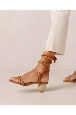 ALOHAS Sandalen Creative Brown 8 ALOHAS Sandalen Creative Brown -Aloha Winkel 7d5e1da34cefb28235662f0ab2f8a1bb