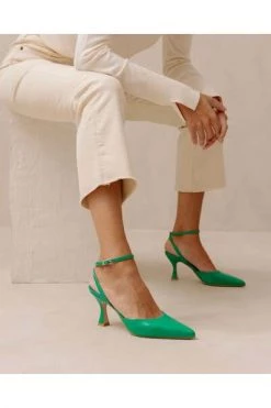 ALOHAS Schoenen Cinderella Shiny Pumps Green 10 ALOHAS Schoenen Cinderella Shiny Pumps Green -Aloha Winkel 83f6fe4e8ada179fafa4ed220bd2a02a