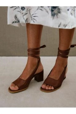 ALOHAS Sandalen Lille Sandals Brown -Aloha Winkel 8abeeef86ced089083a1d3d6addc8c12