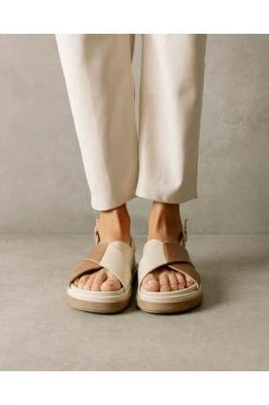 ALOHAS Sandalen Marshmallow Brown 8 ALOHAS Sandalen Marshmallow Brown -Aloha Winkel 8ee492241fe1ac492d112757076df027