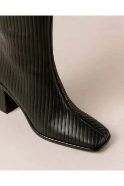 ALOHAS Laarzen East Pleated Black 8 ALOHAS Laarzen East Pleated Black -Aloha Winkel 8ee67d03a120edbb655e54a46e9dddb7