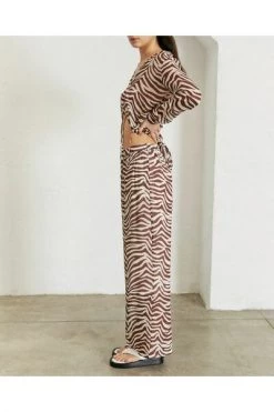 ALOHAS Wijde Broeken Cliffhanger Pants Brown -Aloha Winkel a8d4a1d8db79f69fdbf3a37bb70ea410