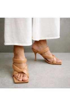 ALOHAS Sandalen Amaretto Shoes Brown 11 ALOHAS Sandalen Amaretto Shoes Brown -Aloha Winkel abd7d644596908388a284117bbf7eb27