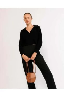 ALOHAS Schoudertassen The V Bag Brown -Aloha Winkel ac6bd3abe06346ee752f0ce5c8ccab33