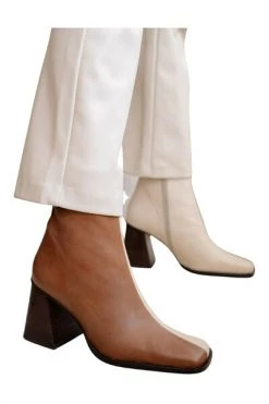 ALOHAS Enkellaarsjes Bicolor Ankle Boots White -Aloha Winkel bbcfdde90ea38aa6ebc231c8ccbc072a