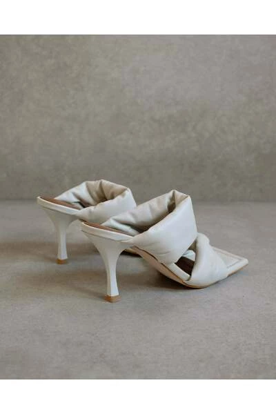 ALOHAS Sandalen Twist Strap Sandals White 1 ALOHAS Sandalen Twist Strap Sandals White