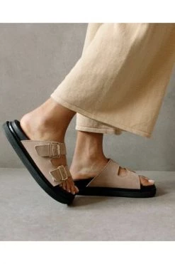 ALOHAS Sandalen Buckle Strap Sandals Beige -Aloha Winkel c4ebcb3f091f7744e482b07decab6497