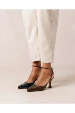 ALOHAS Schoenen Cinderella Brown 8 ALOHAS Schoenen Cinderella Brown -Aloha Winkel ca16d84822b54b9b0b3b402ad0b150e9