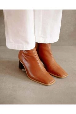 ALOHAS Schoenen West Cape Vintage Tan Brown 8 ALOHAS Schoenen West Cape Vintage Tan Brown -Aloha Winkel d22f21e92483edbc8b375a8e98c2b6f7