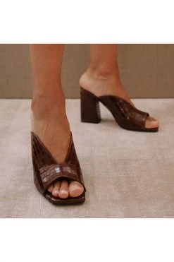 ALOHAS Slippers Frenchie Shoes Brown -Aloha Winkel dc3290bc18453009769d184269fb9392