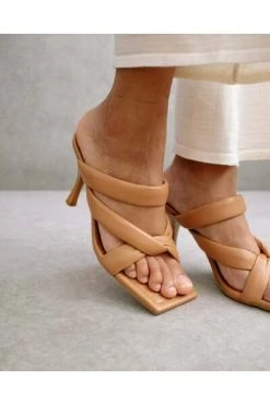 ALOHAS Sandalen Amaretto Shoes Brown 8 ALOHAS Sandalen Amaretto Shoes Brown -Aloha Winkel e28b1a333f9a85e802f6faf95e93a9c7