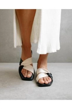 ALOHAS Slippers Nomad Shoes White -Aloha Winkel e591f7f3272b13434274017d4db0e410