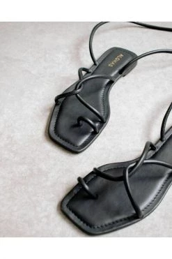 ALOHAS Sandalen Lace It Up Flat Sandal Black -Aloha Winkel ee841c76594508bd04221d9031035880