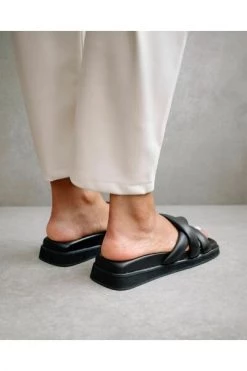 ALOHAS Slippers Slip On Cross Shoes Black -Aloha Winkel f191006a2d178934435ec8d9b85a10a5