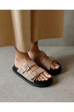 ALOHAS Sandalen Buckle Strap Sandals Beige -Aloha Winkel f7227e06471a0322fabe77ae0eb02d13